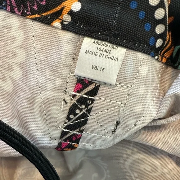 Vera Bradley Bandana Swirl BIG Laundry Bag Shoulder Strap Drawstring - Picture 8 of 13